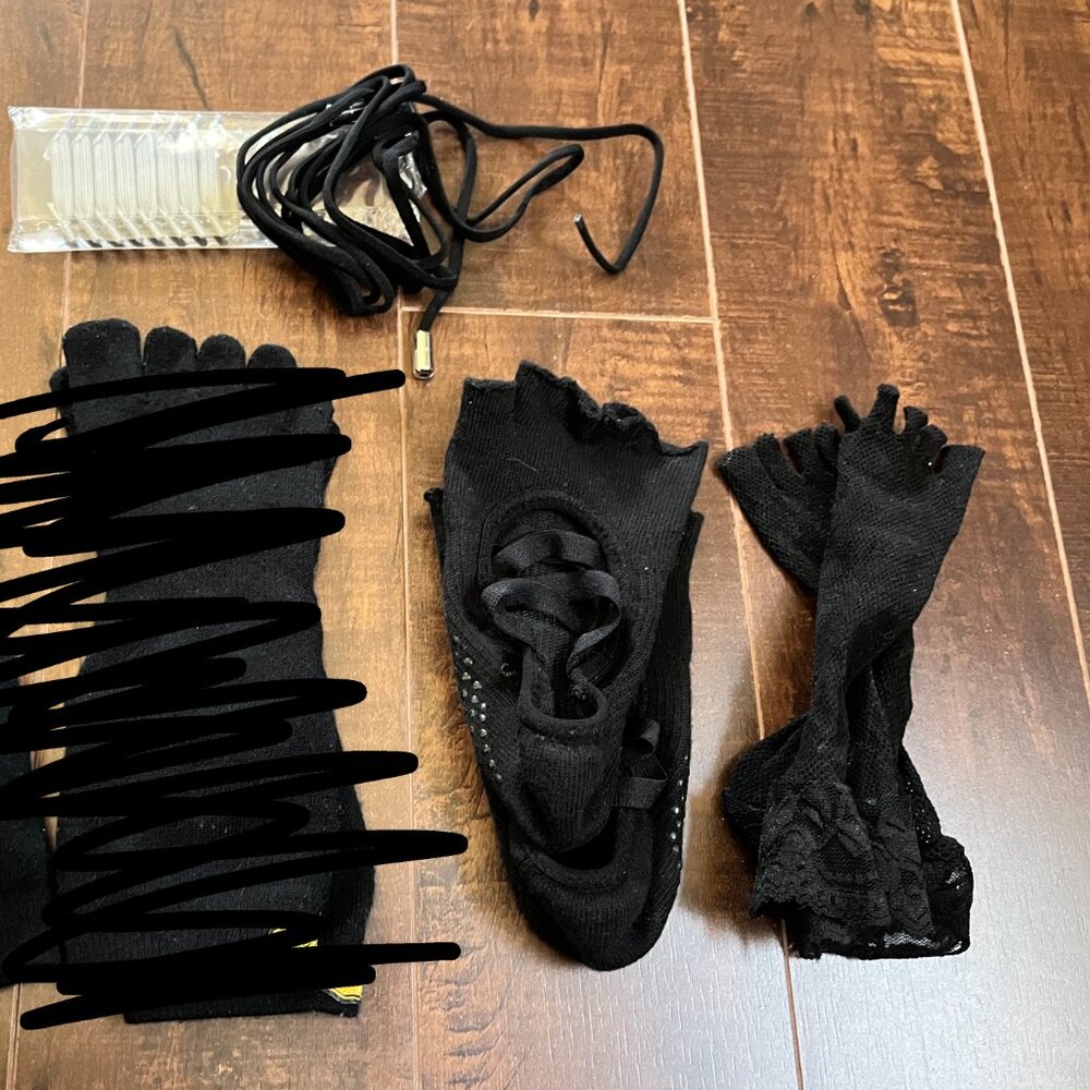 • MOVING LAST CHANCE 7/31/2024 • Barefoot toe sock lot and laces